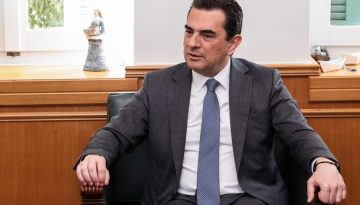 &Sigma;&tau;&eta;&nu; έ&xi;&omicron;&delta;&omicron; &alpha;&pi;ό &tau;&eta; &theta;έ&sigma;&eta; &tau;&omicron;&upsilon; &Gamma;&rho;&alpha;&mu;&mu;&alpha;&tau;έ&alpha; &tau;&eta;&sigmaf; &Nu;&Delta; &omicron; &Kappa;. &Sigma;&kappa;&rho;έ&kappa;&alpha;&sigmaf;