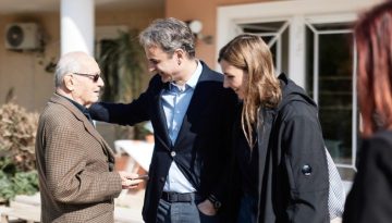 Στο Γηροκομείο Αθηνών ο Μητσοτάκης: «Στόχος να επισκευάσουμε όλα τα κτήρια και να φιλοξενούνται 500 άτομα»