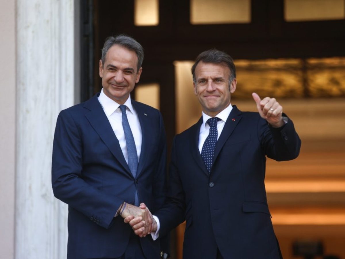 Στο Μέγαρο Μαξίμου o Eμανουέλ Μακρόν