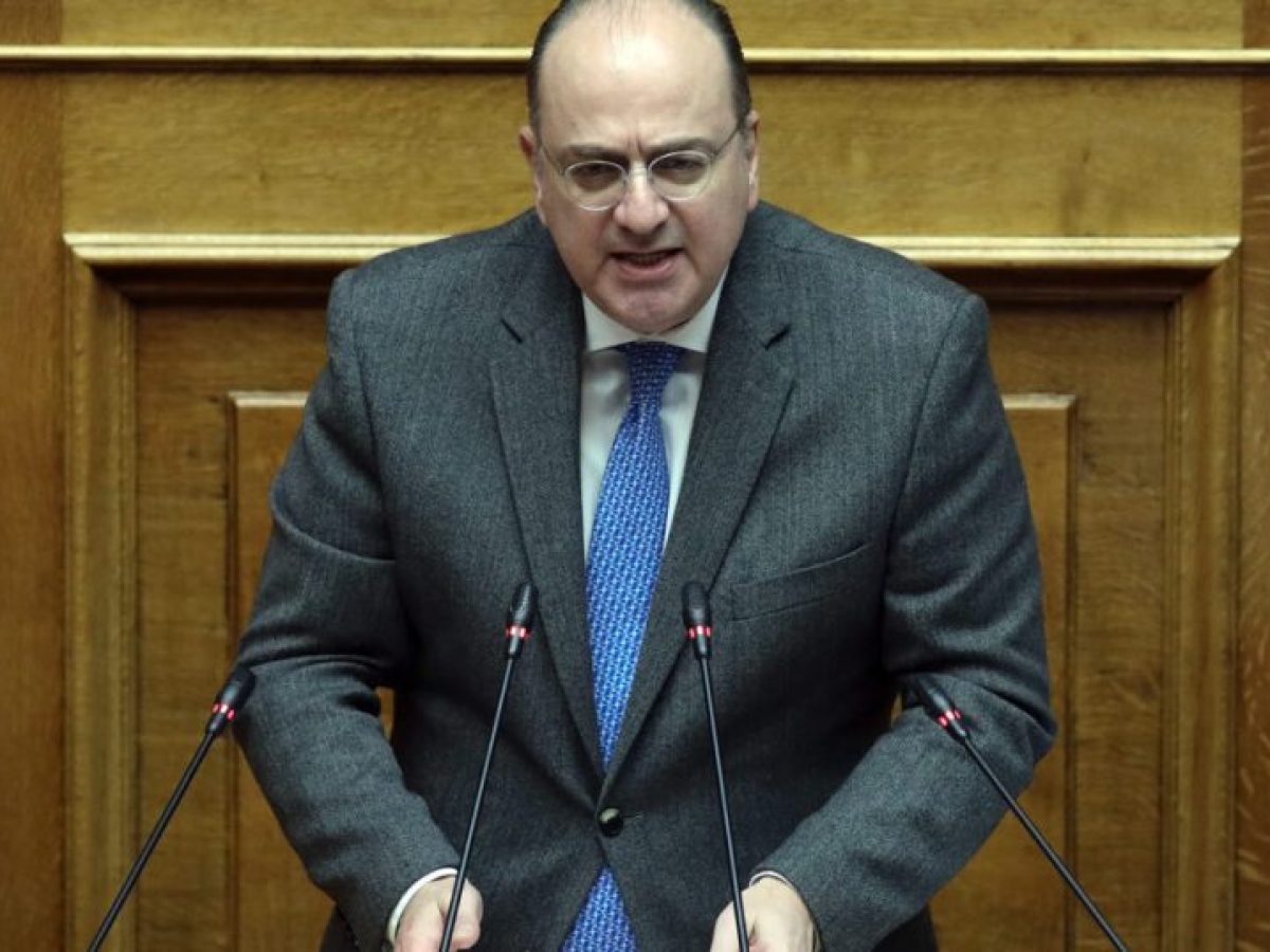 Στο στόχαστρο του ΣΥΡΙΖΑ ο Λαζαρίδης για τα πτυχία