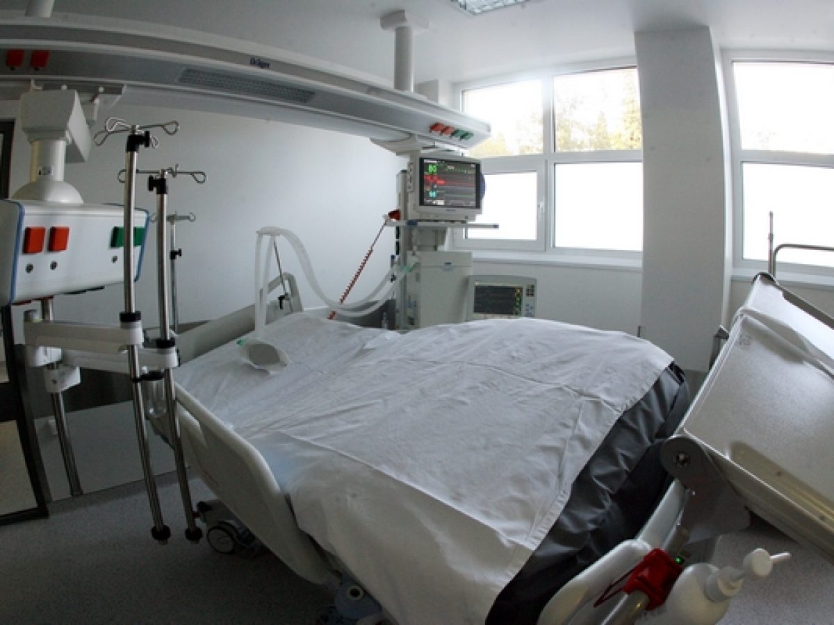 Στον «Ευαγγελισμό» με ανεύρυσμα στον εγκέφαλο ο Γ. Μυλωνάκης – Λιποθύμησε στο Μαξίμου