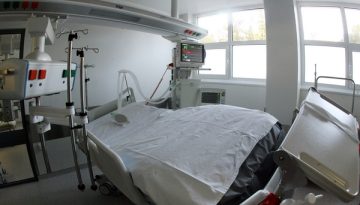 Στον «Ευαγγελισμό» με ανεύρυσμα στον εγκέφαλο ο Γ. Μυλωνάκης – Λιποθύμησε στο Μαξίμου