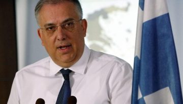 Τάκης Θεοδωρικάκος: “Έτοιμο το νομοσχέδιο για την προστασία των πολιτών από τραπεζικές χρεώσεις για δάνεια”