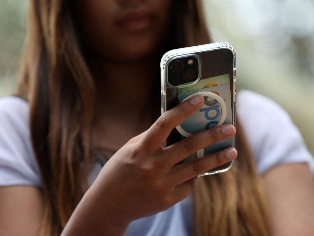 Τέλος τα social media για τους ανήλικους: Έρχεται «κόφτης» σε TikTok, Instagram, Facebook – Πώς θα εφαρμοστεί μέτρο