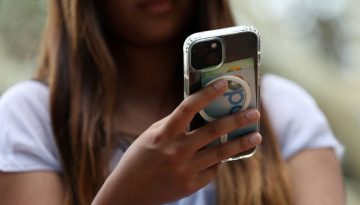 Τέλος τα social media για τους ανήλικους: Έρχεται «κόφτης» σε TikTok, Instagram, Facebook – Πώς θα εφαρμοστεί μέτρο