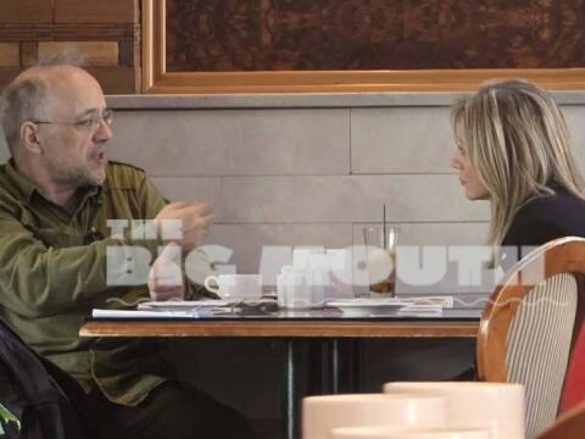 Τετ-α-τετ Καρυστιανού με Αυγερινό στην Κύπρο με ρωσική εσάνς (Εικόνα)