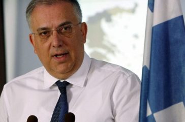 theodorikakos-i-geopolitiki-krisi-piezi