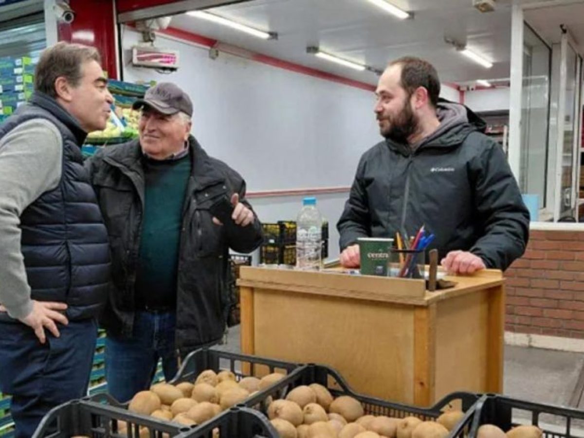 Θεσσαλονίκη: Επίσκεψη Σχοινά στη Λαχαναγορά και επαφές με εμπόρους για την αγορά