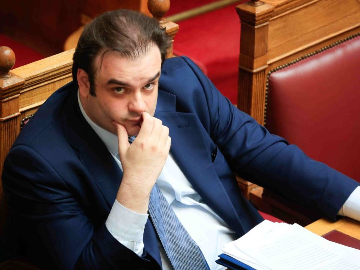 Τι ζητά από το κράτος για τα θύματα σε Μάτι, Μάνδρα και Τέμπη ο Πιερρακάκης