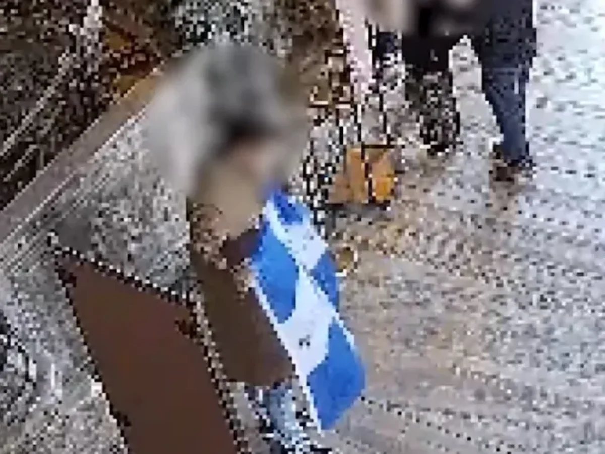 Το “Ορθοδοξία ή Θάνατος” μέσα στην Αγία Σοφιά εξόργισε τους Τούρκους! Συνέλαβαν δύο άτομα μετά από άνοιγμα σημαίας με Δικ