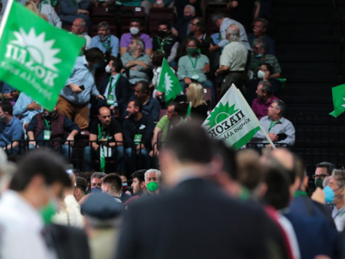 Το ΠΑΣΟΚ στρέφεται στους δυσαρεστημένους ψηφοφόρους για να σπάσει η «ακίνητη βελόνα», τα επόμενα βήματα