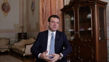 &Tau;&omicron; &Sigma;&tau;&rho;&alpha;&sigma;&beta;&omicron;ύ&rho;&gamma;&omicron; &sigma;&tau;&rho;&iota;&mu;ώ&chi;&nu;&epsilon;&iota; &tau;&eta;&nu; Ά&gamma;&kappa;&upsilon;&rho;&alpha; &gamma;&iota;&alpha; &tau;&omicron;&nu; &Iota;&mu;ά&mu;&omicron;&gamma;&lambda;&omicron;&upsilon; &ndash; &Eta; &kappa;ί&nu;&eta;&sigma;&eta; &mu;&alpha;&tau;
