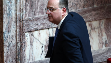 &Tau;&omicron; &tau;&rho;&alpha;ύ&mu;&alpha; &Lambda;&alpha;&zeta;&alpha;&rho;ί&delta;&eta; &pi;&alpha;&rho;&alpha;&mu;έ&nu;&epsilon;&iota; &alpha;&nu;&omicron;&iota;&chi;&tau;ό