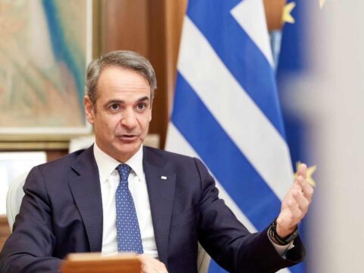 Το βιβλίο που οδήγησε τον Μητσοτάκη στο μπλόκο στα social media για τους κάτω των 15 – Τι αλλάζει από 1ης Ιανουαρίου και