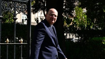 &Tau;&rho;&iota;&gamma;&mu;&omicron;ί &sigma;&tau;&eta;&nu; &kappa;&upsilon;&beta;έ&rho;&nu;&eta;&sigma;&eta; &gamma;&iota;&alpha; &tau;&eta;&nu; &upsilon;&pi;ό&theta;&epsilon;&sigma;&eta; &Lambda;&alpha;&zeta;&alpha;&rho;ί&delta;&eta; &ndash; &Tau;ί&tau;&lambda;&omicron;&iota; &tau;έ&lambda;&omicron;&upsilon;&sigmaf; &sigma;&tau;&eta;&nu;&hellip; &gamma;&alpha;&lambda;ά&zeta;&iota;&alpha; &laquo;&Alpha;&rho;&iota;&sigma;&tau;&epsilon;ί&alpha;&raquo;
