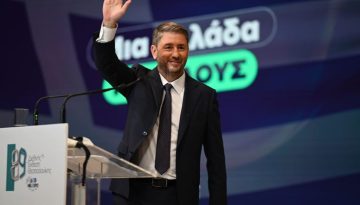 &Tau;&rho;&epsilon;&iota;&sigmaf; &pi;&alpha;&rho;&epsilon;&mu;&beta;ά&sigma;&epsilon;&iota;&sigmaf; &alpha;&pi;ό &tau;&omicron; &Pi;&alpha;&Sigma;&omicron;&Kappa; &gamma;&iota;&alpha; &nu;&alpha; &sigma;&tau;&alpha;&mu;&alpha;&tau;ή&sigma;&epsilon;&iota; &eta; &alpha;&sigma;&upsilon;&delta;&omicron;&sigma;ί&alpha; &tau;&omega;&nu; &tau;&rho;&alpha;&pi;&epsilon;&zeta;ώ&nu;