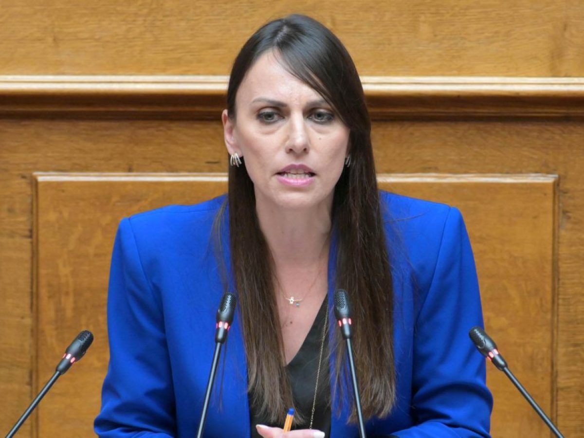 Β. Χαραλαμπογιάννη: Έρχονται στο Δημόσιο οι Διαδρομές Καριέρας για υπαλλήλους και υποψηφίους