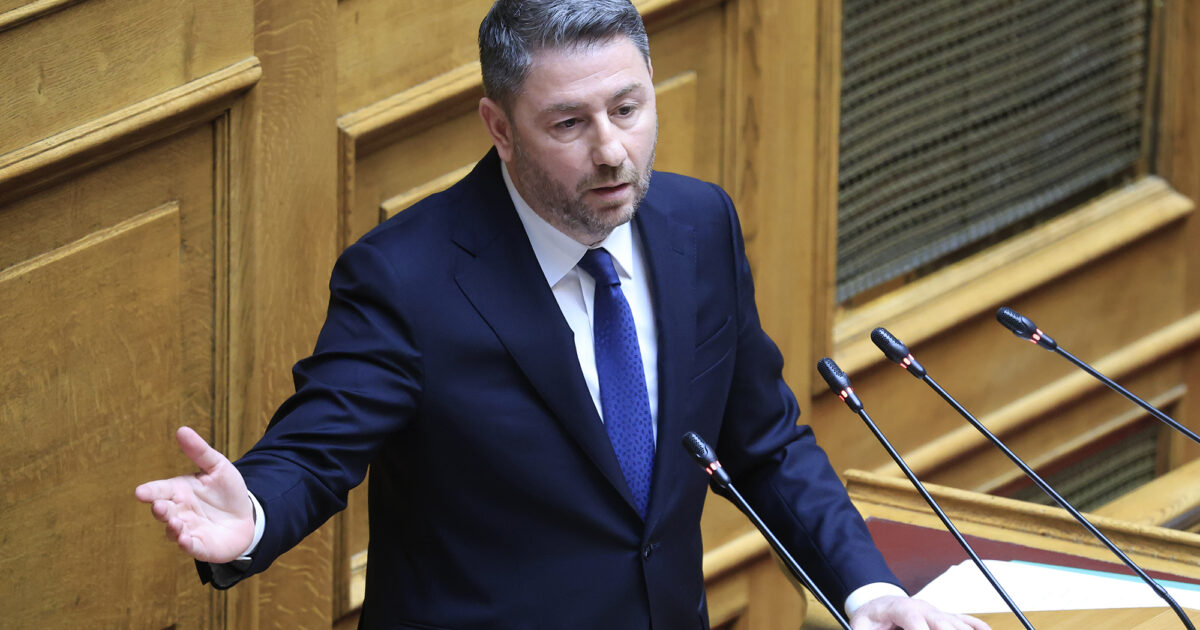 vouleftes-tou-sirizΑ-flertaroun-me