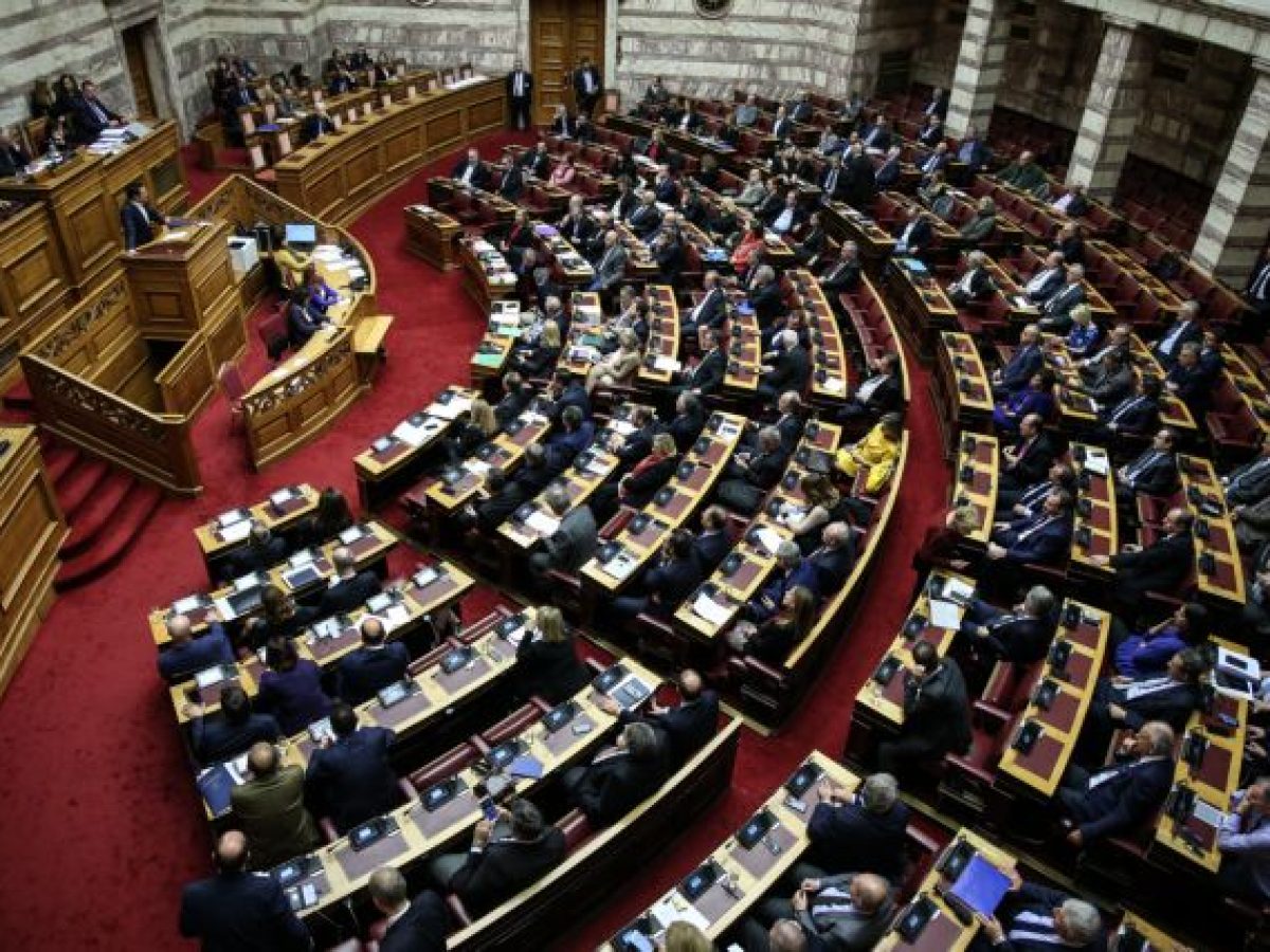 Βουλή: Αίτημα για εκλογές από Ανδρουλάκη, αιχμηρή απάντηση Χατζηδάκη