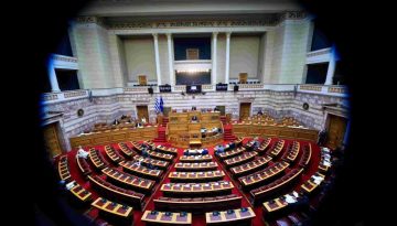 Βουλή: Υπερψηφίστηκε το νομοσχέδιο για τη δημόσια διοίκηση