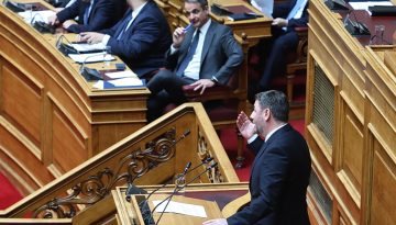 &Beta;&omicron;&upsilon;&lambda;ή: &Sigma;&tau;&alpha; &laquo;&chi;&alpha;&rho;&alpha;&kappa;ώ&mu;&alpha;&tau;&alpha;&raquo; &kappa;&upsilon;&beta;έ&rho;&nu;&eta;&sigma;&eta; &kappa;&alpha;&iota; &alpha;&nu;&tau;&iota;&pi;&omicron;&lambda;ί&tau;&epsilon;&upsilon;&sigma;&eta; &gamma;&iota;&alpha; &tau;&iota;&sigmaf; &upsilon;&pi;&omicron;&kappa;&lambda;&omicron;&pi;έ&sigmaf;