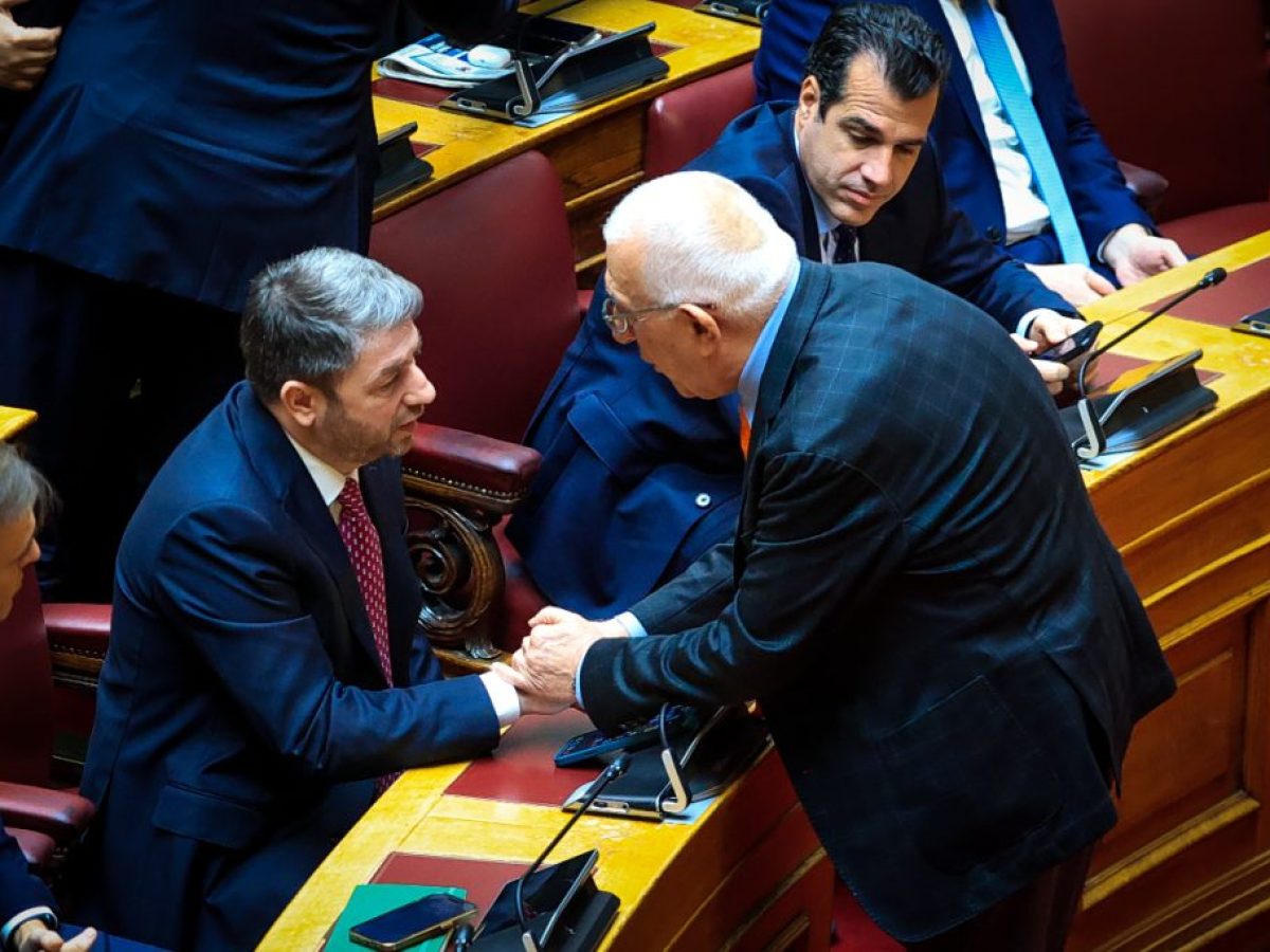 Βουλή: Το παρασκήνιο της επικοινωνίας Ανδρουλάκη – Τασούλα,  γιατί δεν αναβλήθηκε η συζήτηση