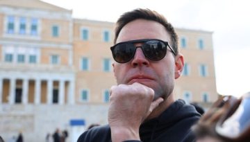 Ξεμένει από… στενούς συνεργάτες ο Στέφανος Κασσελάκης