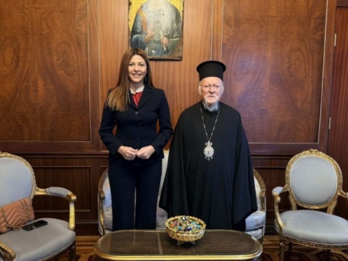 Ζαχαράκη από το Οικουμενικό Πατριαρχείο: Νέο θεσμικό πλαίσιο για τους κληρικούς της ομογένειας