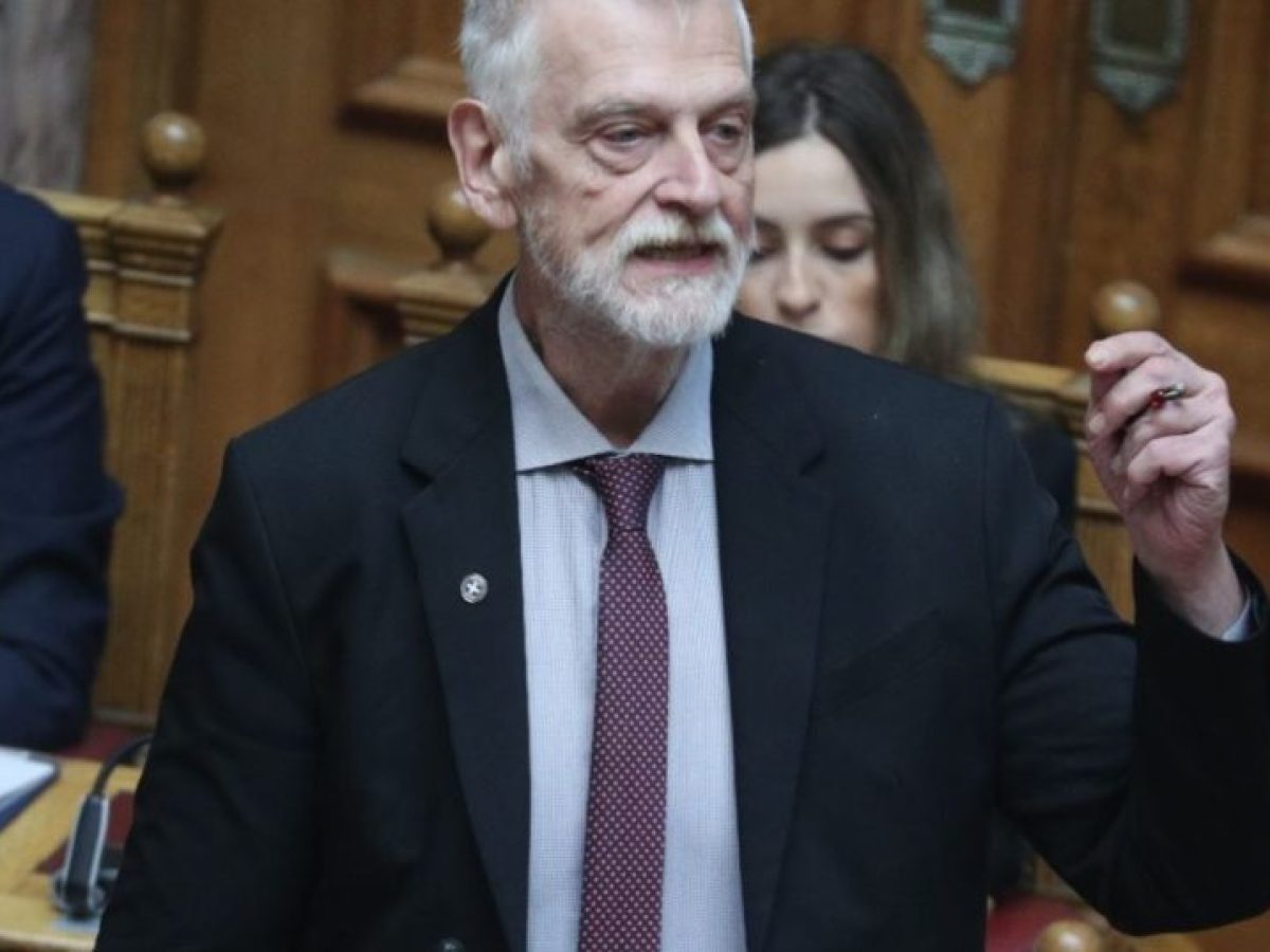 Άγιο Φως υπό σκιά πολέμου –Ο Λοβέρδος στο pagenews.gr για το εκρηκτικό γεωπολιτικό περιβάλλον