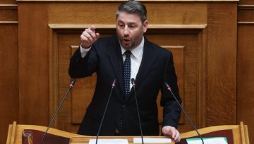 Άγρια κόντρα Ανδρουλάκη – Χατζηδάκη: «Εκλογές να τελειώνουμε! Είστε κυβερνητική πλειοψηφία υποδίκων»