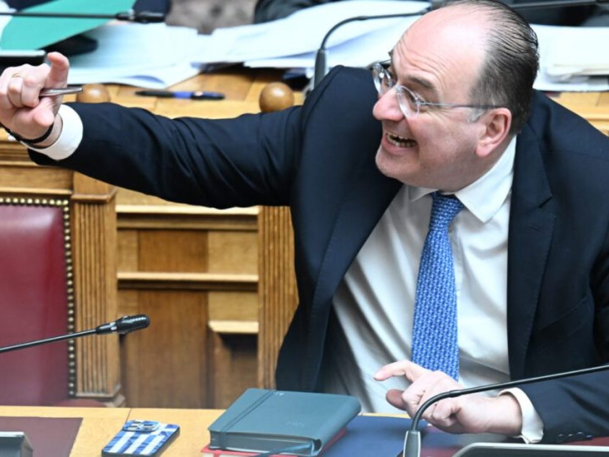 «Άλλα αντ’ άλλων» ο Μακάριος για το πτυχίο – αίνιγμα (δείτε βίντεο)