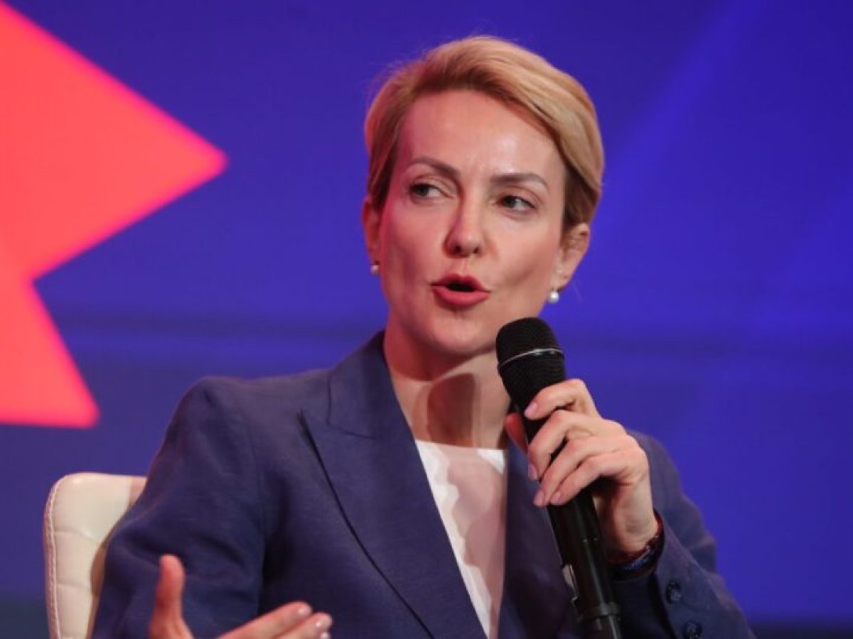 Αλεξάνδρα Σδούκου για Μακάριο Λαζαρίδη: «Το να είσαι βουλευτής ή υπουργός δεν προϋποθέτει πτυχίο»