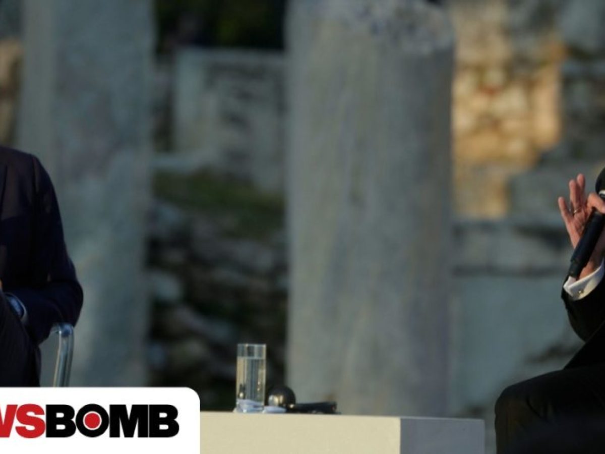 «Αν απειληθείτε, είμαστε εδώ»: Ο Μακρόν δίνει γραμμή αποτροπής