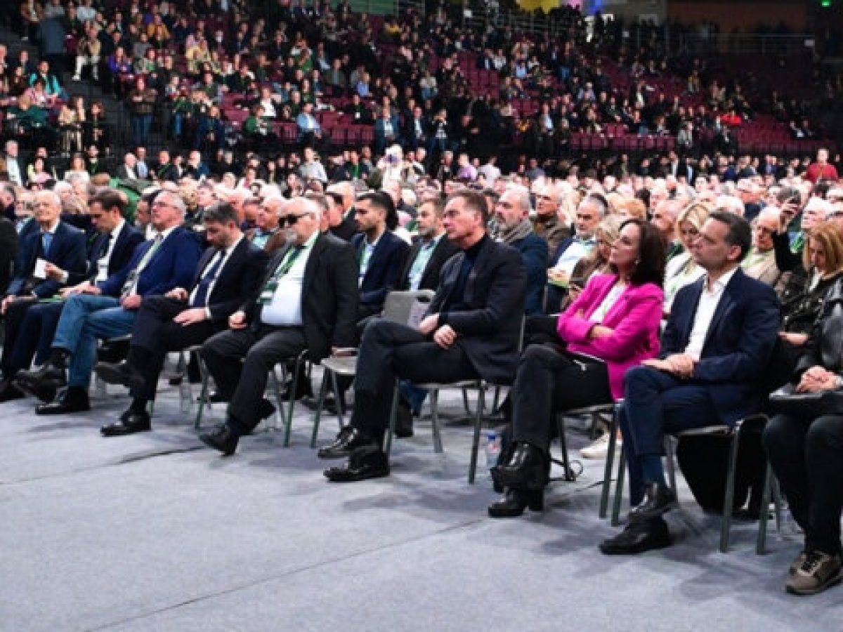 Αναταράξεις στο ΠΑΣΟΚ μετά το συνέδριο: Οι απώλειες δυνάμεων των προεδρικών και η δύσκολη άσκηση για την εκλογή του νέου