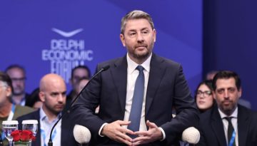 Ανδρουλάκης από Δελφούς: Βουτηγμένη στη διαφθορά η ΝΔ, θα δούμε ποια κόμματα συμφωνούν με το πρόγραμμά μας