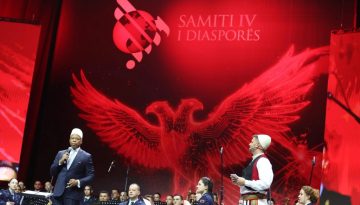 Από τη Νέα Υόρκη στα Τίρανα: Ο Έρικ Άνταμς, τα τουρκικά «δώρα» και η νέα αλβανική ταυτότητα