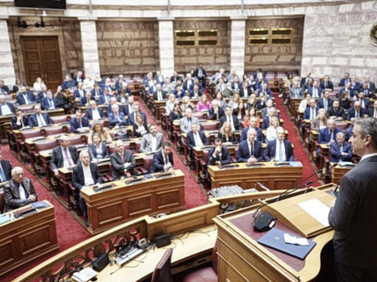 Αβεβαιότητα και δυσαρέσκεια φέρνει ο μίνι ανασχηματισμός στο «γαλάζιο» στρατόπεδο