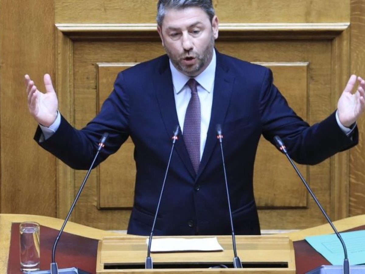 &Alpha;&nu;&delta;&rho;&omicron;&upsilon;&lambda;ά&kappa;&eta;&sigmaf; &sigma;&epsilon; &sigma;&kappa;&lambda;&eta;&rho;ή &epsilon;&pi;ί&theta;&epsilon;&sigma;&eta; &kappa;&alpha;&tau;ά &Mu;&eta;&tau;&sigma;&omicron;&tau;ά&kappa;&eta;: &laquo;&Epsilon;&pi;&iota;&kappa;&omicron;&iota;&nu;&omega;&nu;&iota;&alpha;&kappa;ό &sigma;&tau;&rho;ί&beta;&epsilon;&iota;&nu; &delta;&iota;&alpha; &tau;&omicron;&upsilon; &Sigma;&upsilon;&nu;&tau;ά&gamma;&mu;&alpha;&tau;&omicron;&sigmaf; &gamma;&iota;&alpha; &sigma;&kappa;ά&nu;&delta;&alpha;&lambda;&alpha;&raquo;