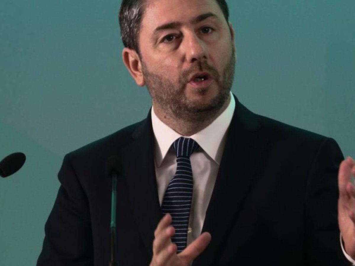 &Alpha;&nu;&delta;&rho;&omicron;&upsilon;&lambda;ά&kappa;&eta;&sigmaf;: &laquo;&Zeta;&eta;&tau;ώ &alpha;&pi;ό &tau;&eta; &nu;&epsilon;&omicron;&lambda;&alpha;ί&alpha; &nu;&alpha; &mu;&alpha;&sigmaf; &epsilon;&mu;&pi;&iota;&sigma;&tau;&epsilon;&upsilon;&theta;&epsilon;ί&raquo;