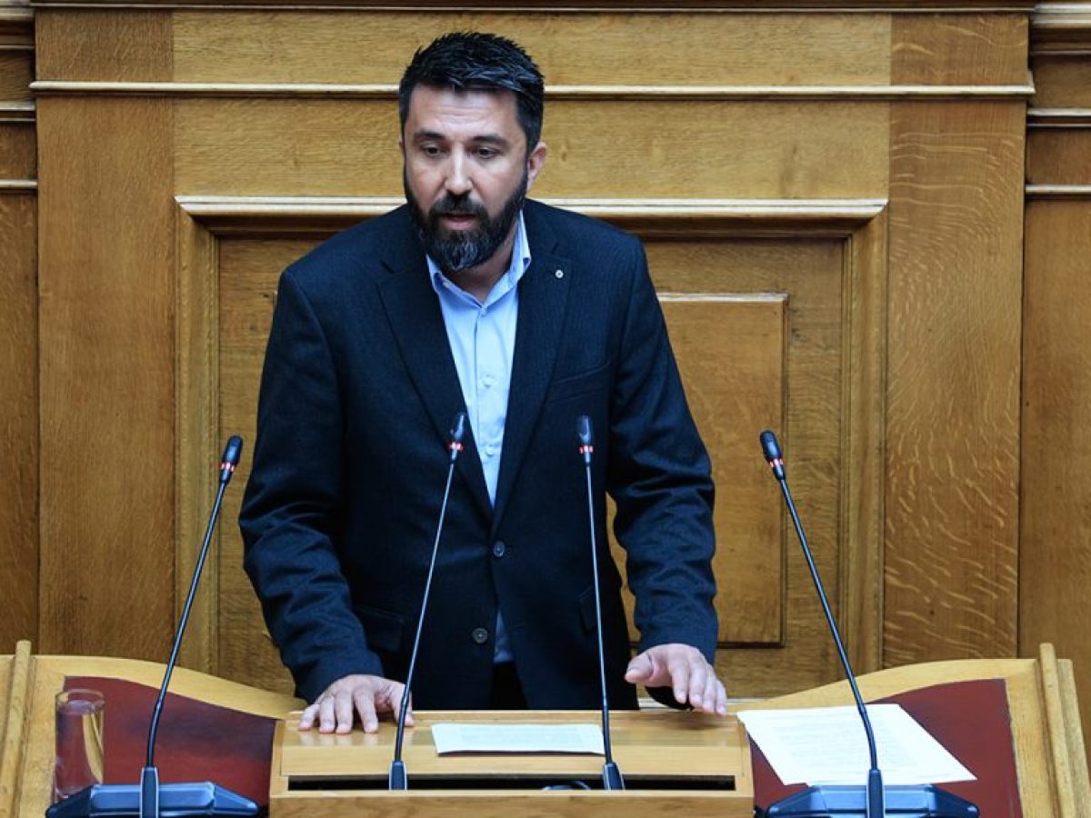 &Alpha;&nu;&epsilon;&xi;&alpha;&rho;&tau;&eta;&tau;&omicron;&pi;&omicron;&iota;ή&theta;&eta;&kappa;&epsilon; &alpha;&pi;ό &tau;&eta; &Nu;έ&alpha; &Alpha;&rho;&iota;&sigma;&tau;&epsilon;&rho;ά &omicron; &Phi;&epsilon;&rho;&chi;ά&tau; &Omicron;&zeta;&gamma;&kappa;&iota;&omicron;ύ&rho;