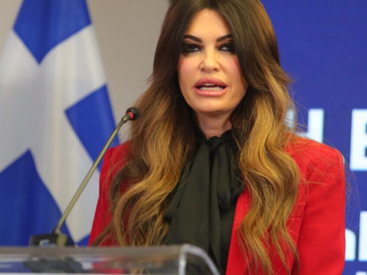 H Κίμπερλι Γκίλφοϊλ στην αμερικανική βάση της Σούδας