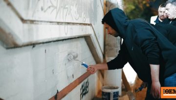 O Κυρανάκης πήρε τη βούρτσα για τα γκράφιτι στον σταθμό του ΗΣΑΠ στον Ταύρο: «Την αναρχία λίγο να σβήσουμε», δείτε βίντεο
