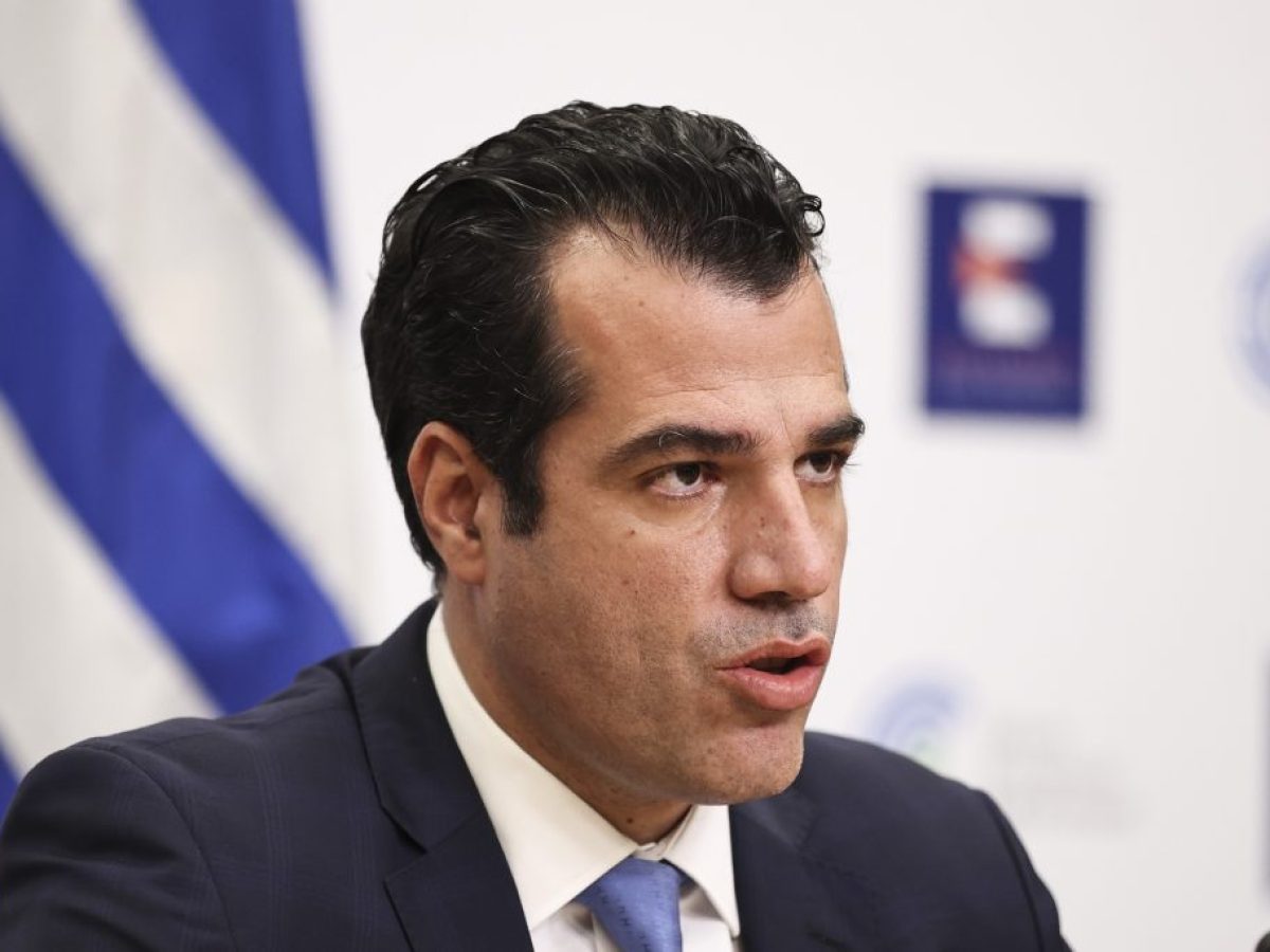 O Πλεύρης απειλεί με «πάρα πολύ σκληρά μέτρα» για τους πρόσφυγες αν συνεχιστούν οι αφίξεις στην Κρήτη – Κλειστές δομές σε