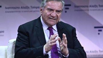 Χάρης Καστανίδης: «Παραιτούμαι από το ΠΑΣΟΚ του Ανδρουλάκη» – Η οργισμένη επιστολή