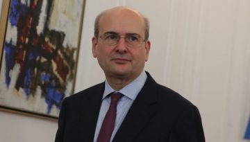 Χατζηδάκης: Δεν πρέπει να πάνε χαμένες οι μεγάλες εθνικές επιτυχίες των τελευταίων 7 ετών