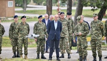 Δένδιας από την 34η Ταξιαρχία: «Η Νέα Θητεία αλλάζει τον Στρατό – Εκπαίδευση με drones και σύγχρονες δεξιότητες»