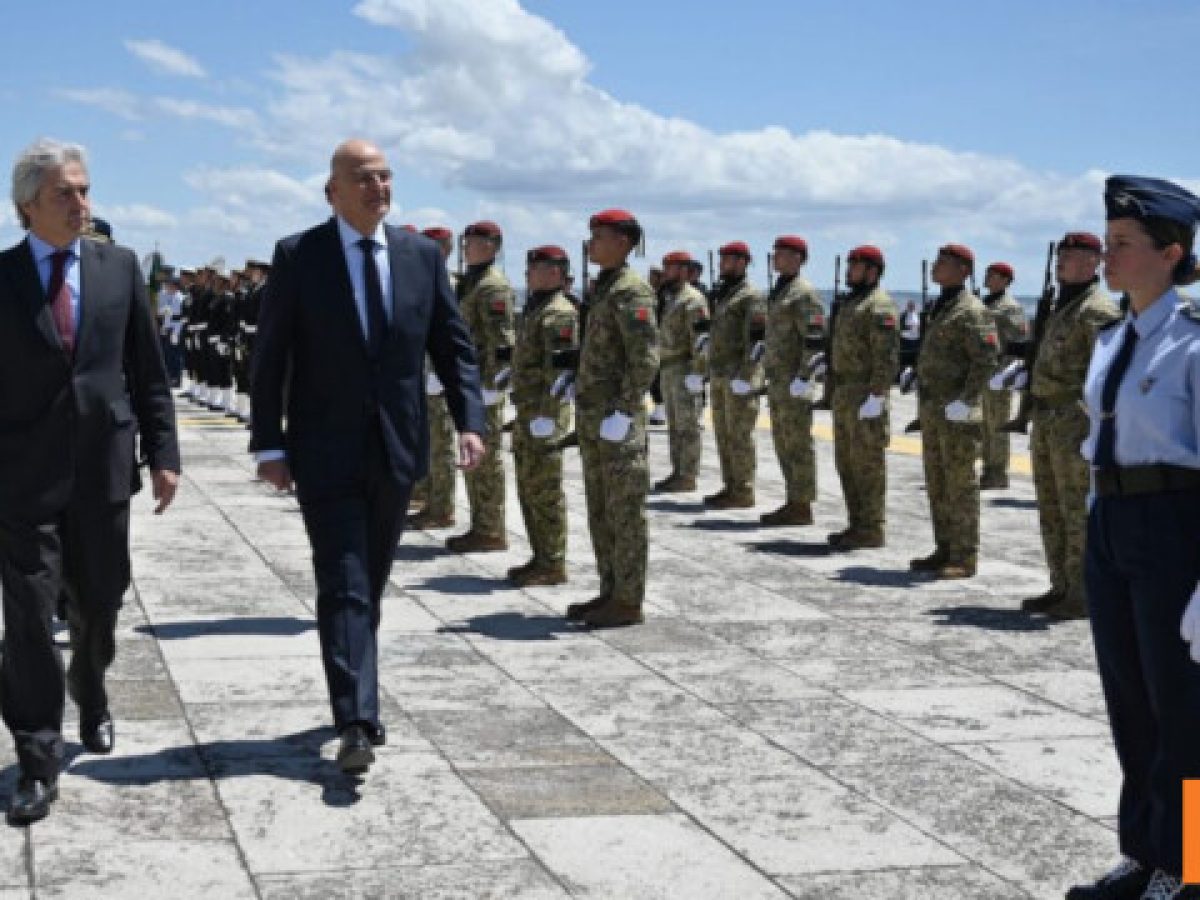 Δένδιας: Η Ελλάδα εξετάζει την αγορά στρατιωτικών αεροσκαφών C-390