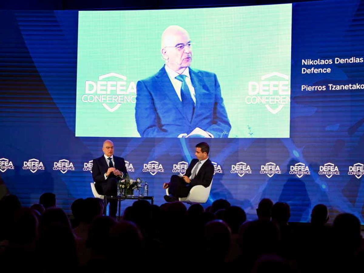 Δένδιας: Μηνύματα στην Αγκυρα και σενάρια για ελληνική παρουσία στα Στενά του Ορμούζ
