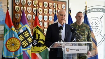 Δένδιας: Πώς αλλάζει η στρατιωτική θητεία – Εκπαίδευση σε drones, αυξήσεις αποζημίωσης και εθελόντριες γυναίκες
