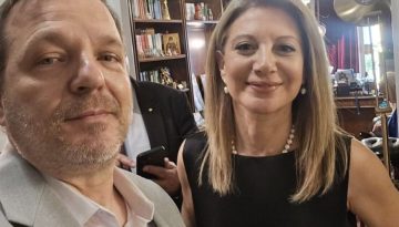 Διαφημίζει… ψάρια από τη Ρωσία το «αρχιστέλεχος» της Μ. Καρυστιανού (βίντεο)